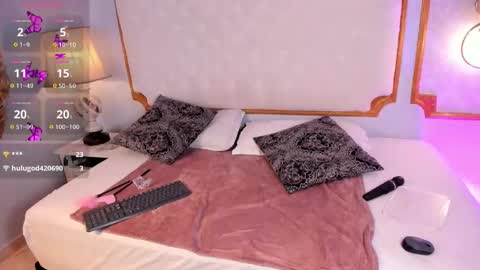 PaIIgePeach online show from November 24, 8:30 pm