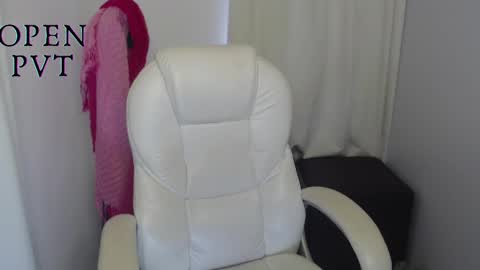 Snapshot of paiper_halliwey_ chatting on February 2, 3:17 pm paiper online show from February 2, 3:17 pm