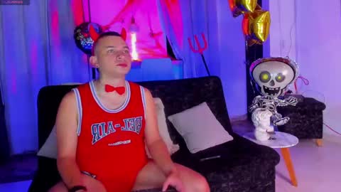 Snapshot of paisas_horny chatting on October 29, 6:37 am LIAN AND JACK online show from October 29, 6:37 am