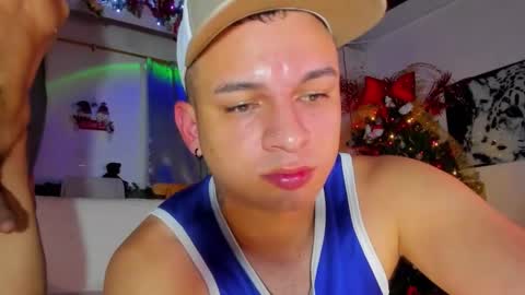 Snapshot of paisas_horny chatting on December 15, 6:06 am LIAN AND JACK online show from December 15, 6:06 am