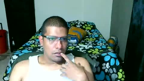 Snapshot of paisita89100 chatting on August 3, 1:26 am paisita89100 online show from August 3, 1:26 am