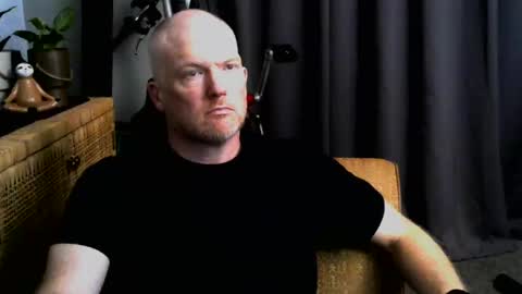 Snapshot of pale_dad_bod chatting on November 15, 2:53 am pale_dad_bod online show from November 15, 2:53 am