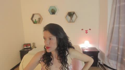 Paloma  online show from April 26, 5:43 pm