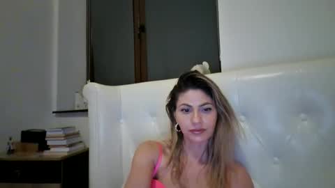 Snapshot of pamela051087 chatting on April 18, 11:49 pm Pamela051087 online show from April 18, 11:49 pm
