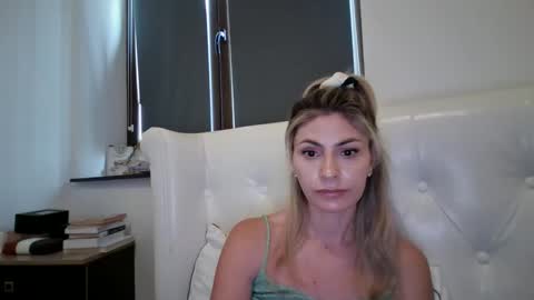 Pamela051087 online show from June 11, 2:59 pm