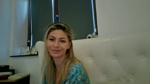 Pamela051087 online show from June 16, 4:31 pm