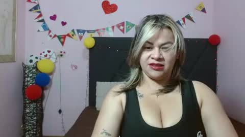 pamela_echeverria online show from June 26, 11:14 am