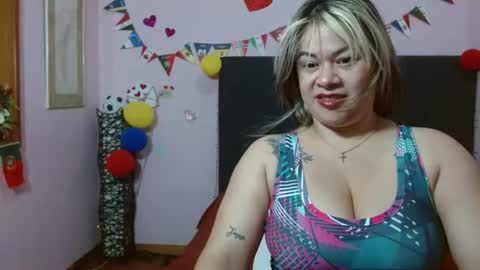 pamela_echeverria online show from July 1, 11:23 am