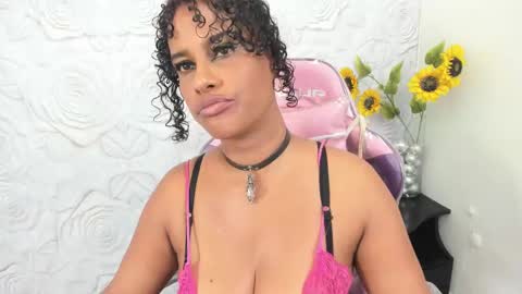 Snapshot of pamela_guzmaan_ chatting on December 13, 8:15 pm PAMELA online show from December 13, 8:15 pm