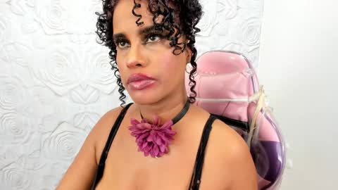 Snapshot of pamela_guzmaan_ chatting on January 15, 7:55 pm PAMELA online show from January 15, 7:55 pm