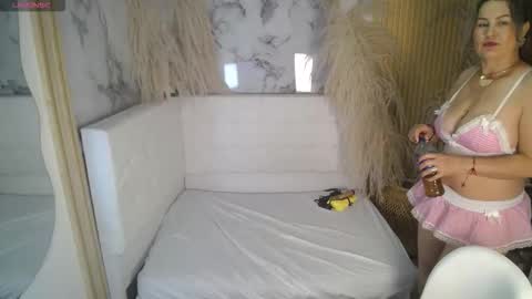 Snapshot of pamela_milf46 chatting on December 4, 7:11 pm pamela_milf46 online show from December 4, 7:11 pm