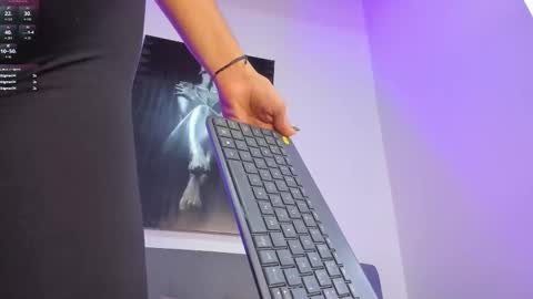 Snapshot of pamela_moreno chatting on November 8, 7:56 pm Pamela online show from November 8, 7:56 pm