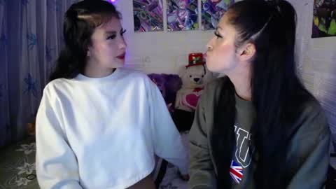 Snapshot of pamelaa_reyess chatting on November 15, 8:22 am Pamela Reyess online show from November 15, 8:22 am