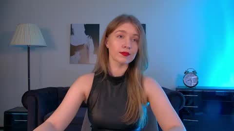 Snapshot of pamelablair chatting on May 22, 7:19 pm Pamela Blair online show from May 22, 7:19 pm