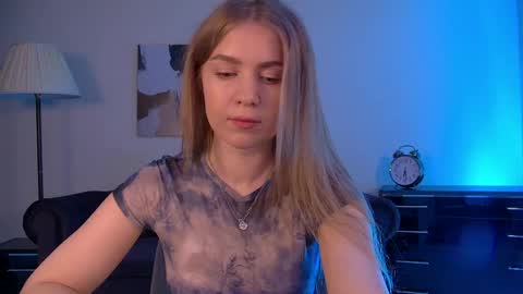 Snapshot of pamelablair chatting on June 5, 7:19 pm Pamela Blair online show from June 5, 7:19 pm