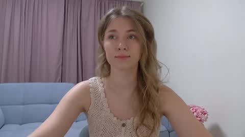Snapshot of pamelablair chatting on June 6, 7:29 pm Pamela Blair online show from June 6, 7:29 pm