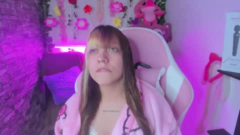 Snapshot of pamelajhonsom chatting on December 12, 7:30 am pamelajhonsom online show from December 12, 7:30 am