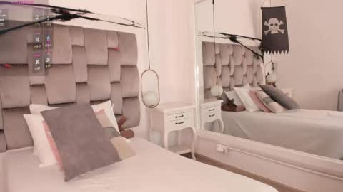 Snapshot of pamelamendez_ chatting on November 2, 3:42 am Pamela online show from November 2, 3:42 am