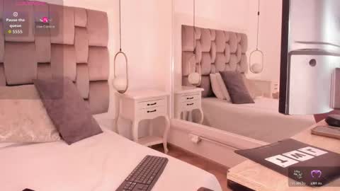 Snapshot of pamelamendez_ chatting on November 20, 3:39 am Pamela online show from November 20, 3:39 am