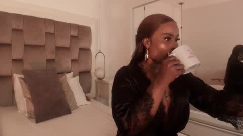 Snapshot of pamelamendez_ chatting on November 26, 3:51 am Pamela online show from November 26, 3:51 am