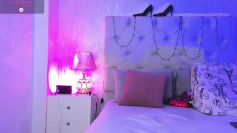 Snapshot of pamelamiler_ chatting on December 2, 3:18 pm TELL ME PAMELLA AND GIVE ME A GOOD GRADE ITS IMPORTANT online show from December 2, 3:18 pm