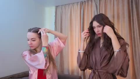 daniella online show from April 28, 9:03 am