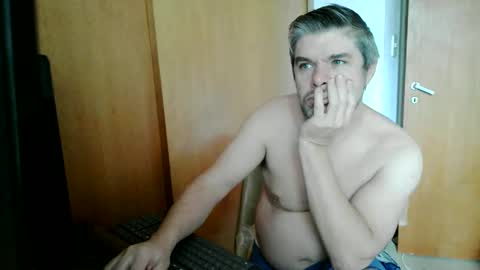 Snapshot of panchomadrid chatting on May 29, 1:42 pm Pancho Madrid online show from May 29, 1:42 pm
