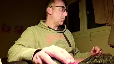 Snapshot of pansak1973 chatting on February 23, 5:29 pm pansak1973 online show from February 23, 5:29 pm