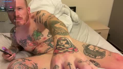 Snapshot of pantone032c chatting on December 16, 5:49 am Red online show from December 16, 5:49 am