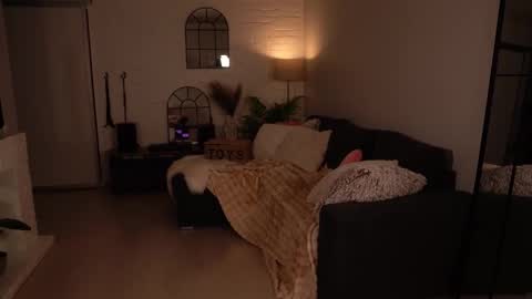 Kristina Kriss online show from March 4, 5:30 pm