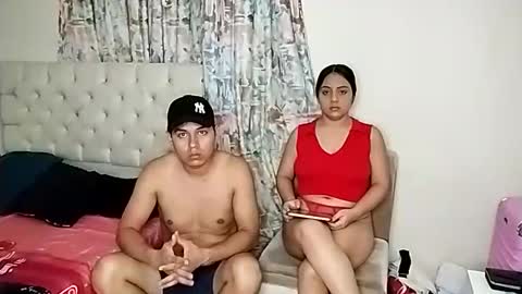 Snapshot of paola_835068 chatting on May 13, 3:26 am Paola 23 and Andres 25 online show from May 13, 3:26 am