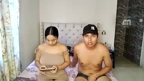 Snapshot of paola_835068 chatting on June 12, 10:08 pm Paola 23 and Andres 25 online show from June 12, 10:08 pm
