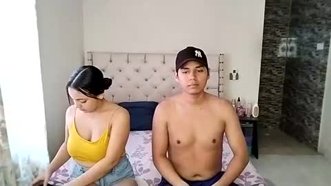 Snapshot of paola_835068 chatting on June 21, 3:14 pm Paola 23 and Andres 25 online show from June 21, 3:14 pm