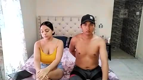 Snapshot of paola_835068 chatting on June 26, 4:11 pm Paola 23 and Andres 25 online show from June 26, 4:11 pm