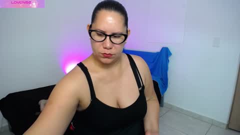 paola online show from February 6, 7:02 am