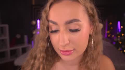 Lia online show from January 3, 6:35 pm