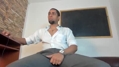 Snapshot of paolo_johnson chatting on November 25, 11:54 am Paolo online show from November 25, 11:54 am