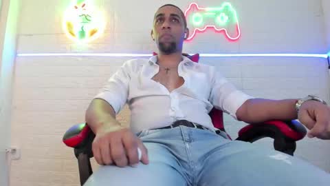 Snapshot of paolo_johnson chatting on December 1, 4:17 am Paolo online show from December 1, 4:17 am