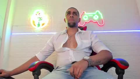 Snapshot of paolo_johnson chatting on December 1, 4:23 pm Paolo online show from December 1, 4:23 pm