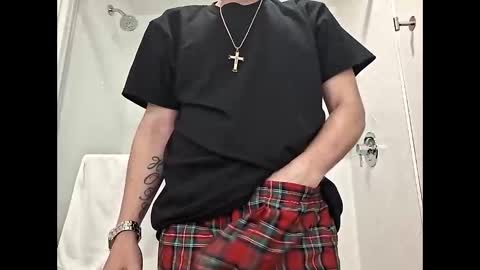 papapfouts online show from March 16, 4:29 am