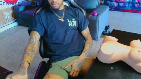 Snapshot of papi_tai chatting on December 14, 3:58 pm Papi Tai online show from December 14, 3:58 pm