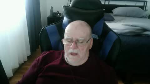 papilly online show from April 2, 4:04 pm