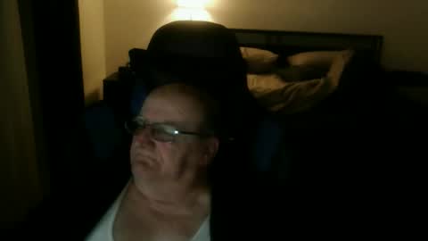 papilly online show from April 26, 3:48 am