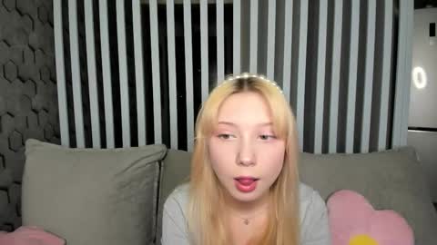 Melena online show from December 14, 8:30 am