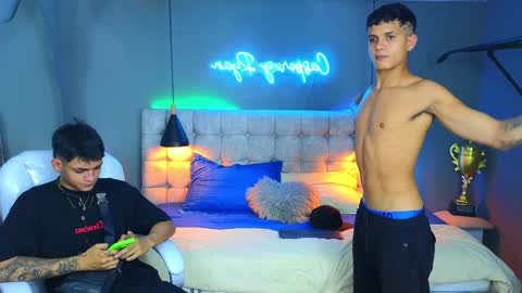 Ryan And Casper online show from December 11, 11:43 pm