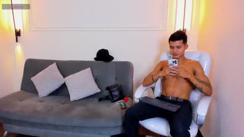 Ryan And Casper online show from November 20, 9:03 pm