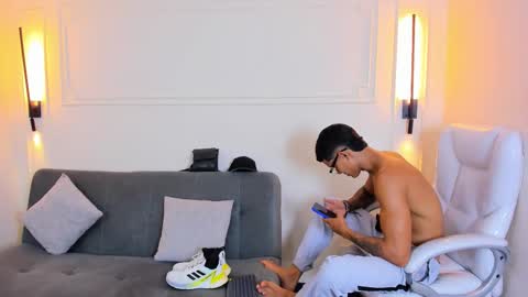 Ryan And Casper online show from January 8, 7:16 pm