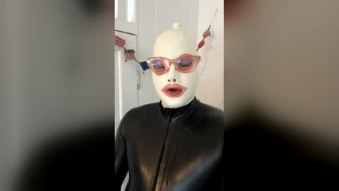 paramariborubber online show from April 18, 4:27 am