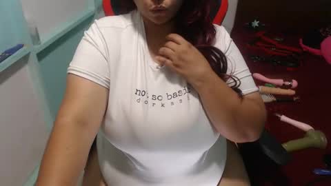 Snapshot of pareja_explosivasexx chatting on November 18, 7:29 pm Luna online show from November 18, 7:29 pm