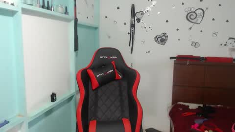 Snapshot of pareja_explosivasexx chatting on November 29, 10:35 pm Luna online show from November 29, 10:35 pm